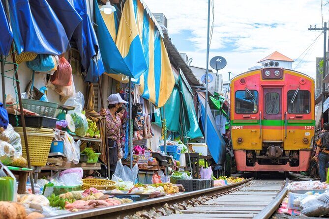 Amphawa Floating Market & Maeklong Railway Train Market Tour - Exploring the Itinerary in Detail