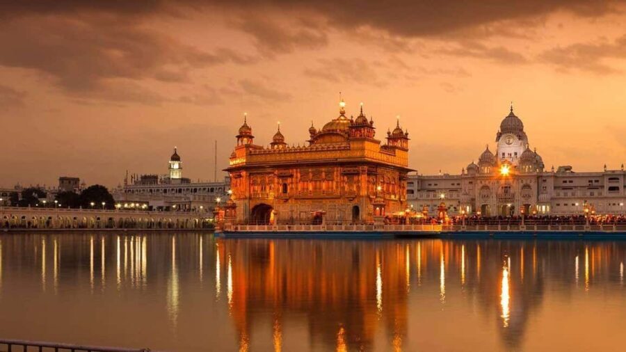 Amritsar: Full day Tour with Wagah Border Retreat ceremony - Who Should Consider This Tour?