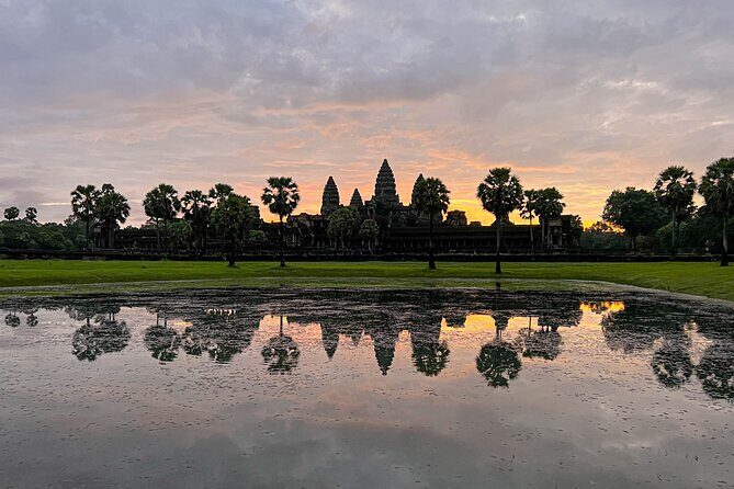 Angkor Wat Sunrise and Market Tour by Jeep - Authentic Encounters and Tips