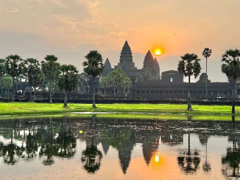Angkor Wat Sunrise E-Bike Tour with Lunch Included - A Closer Look at the Experience