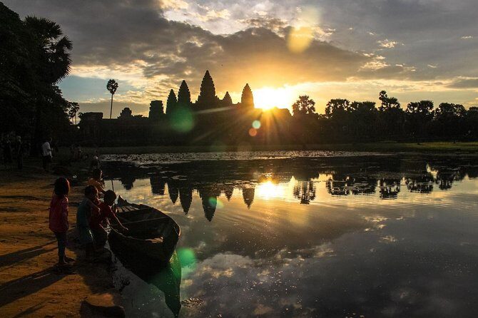 Angkor Wat Sunrise Explore The Most Iconic Temples + Tour Guide - The Start: Early Morning Pickup and Transportation