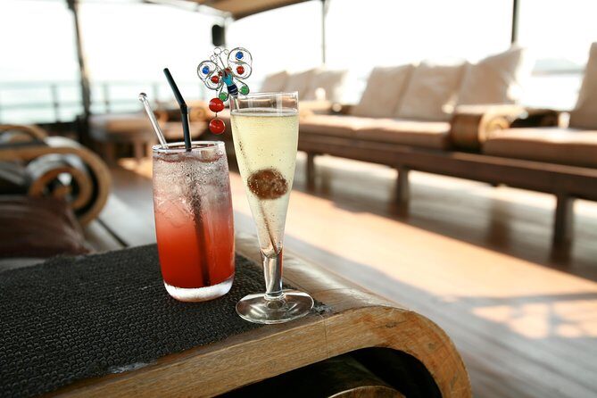 Aqua Luna: Evening Cruise at Victoria Harbour Hong Kong - Practical Details and Tips