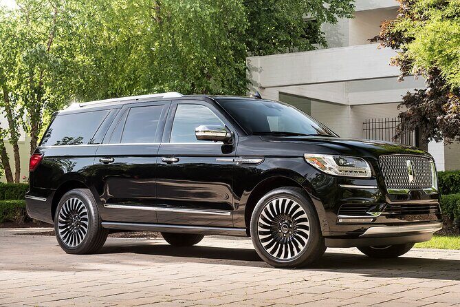 Arrival Private Transfer: Montreal Airport YUL to Montreal in Luxury SUV - Who Is This Transfer Best For?