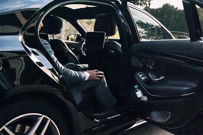 Arrival Private Transfer: Sky Harbor Airport PHX to Phoenix in Business Car - Value for Money