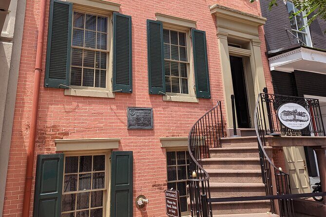 Assassinations Capital: Presidential Crime Scenes Walking Tour - In-Depth Look at the Tour Experience