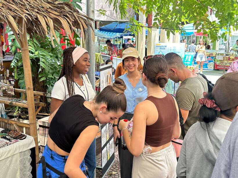 Bangkok: Bite-Sized Food Tour at Floating Market - Key Points