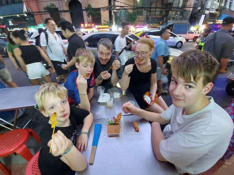 Bangkok: Chinatown Food Tour with Michelin Food Stalls - A Closer Look at the Chinatown Food Tour Experience