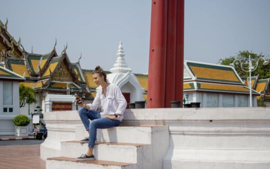 Bangkok: Chinatown Night Walking Tour and Hop On Hop Off Bus - A Closer Look at the Experience