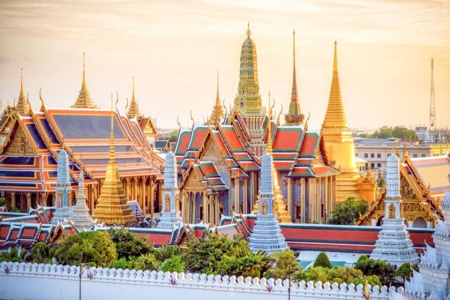 Bangkok: City Highlights Temple and Market Walking Tour - A Deep Dive into the Experience