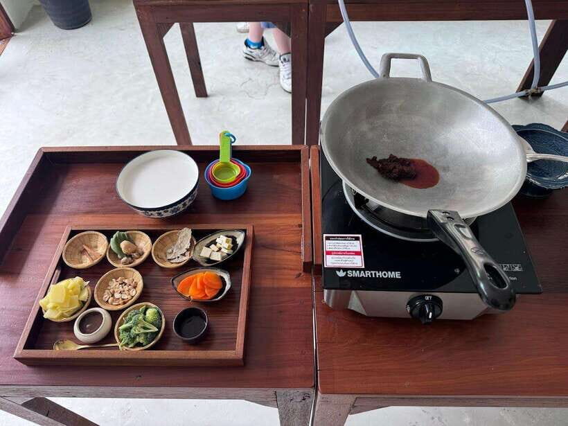 Bangkok: Cooking Class + Tuk Tuk Ride + Market Tour - Practical Considerations