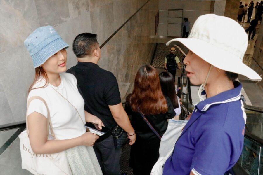 Bangkok: Grand Palace and Emerald Buddha Half-Day Tour - A Close Look at the Grand Palace Tour Experience