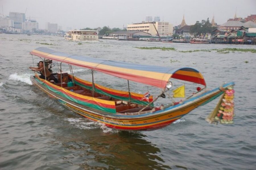 Bangkok: Private Thonburi Longtail Boat Tour & Wat Pho Visit - Exploring the Thonburi Waterways