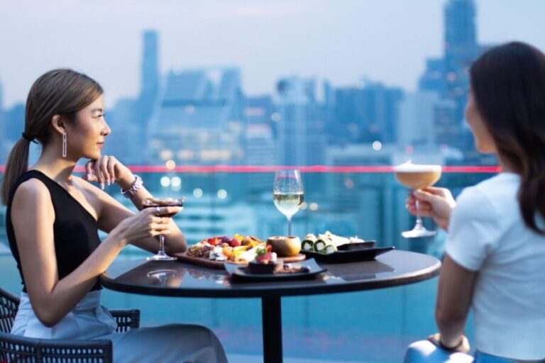 Bangkok: RedSquare Rooftop Bar at Novotel Sukhumvit 4 - Why We Love This Experience