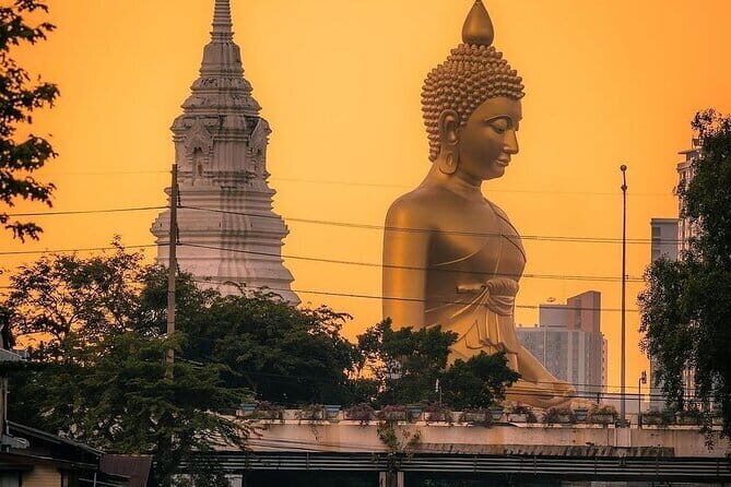 Bangkok : Sunset Food tour by Tuk Tuk boat with big Buddha view - A Deep Dive into the Experience