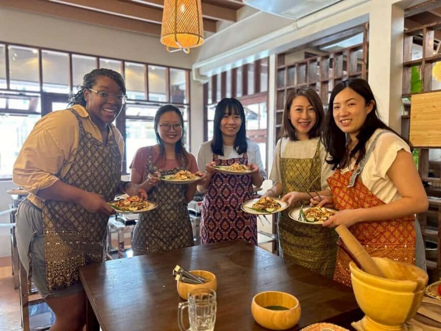 Bangkok: Thai Cooking Class With 4 Dishes & Thai Drink - A Closer Look at the Experience