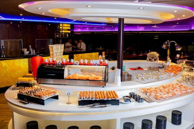 Bangkok: The Opulence Buffet Dinner Cruise with Live Band - Who Will Love This Cruise?
