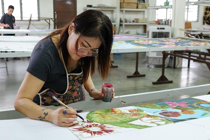 Batu Caves, Royal Selangor Pewter and Batik Factory Tour - Detailed Breakdown of the Itinerary