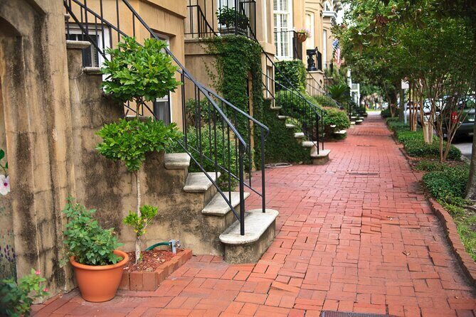 Behind The Scenes Movie Tour Midnight in the Garden - Authentic Insights from Travelers