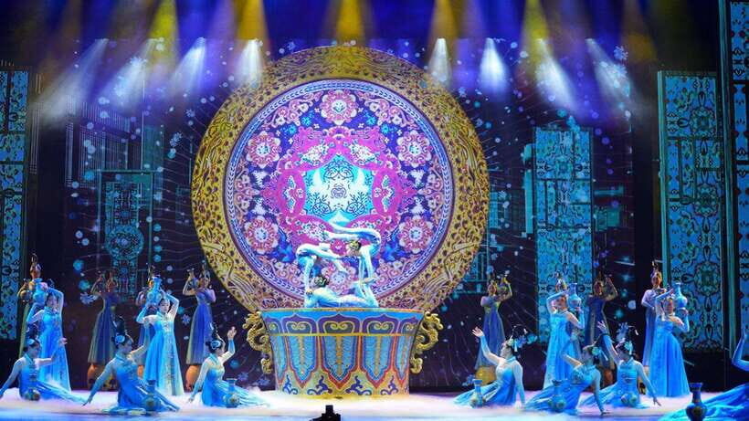 Beijing: Red Theatre Acrobatics Show Ticket-Local Must-See - An In-Depth Look at the Red Theatre Acrobatics Show