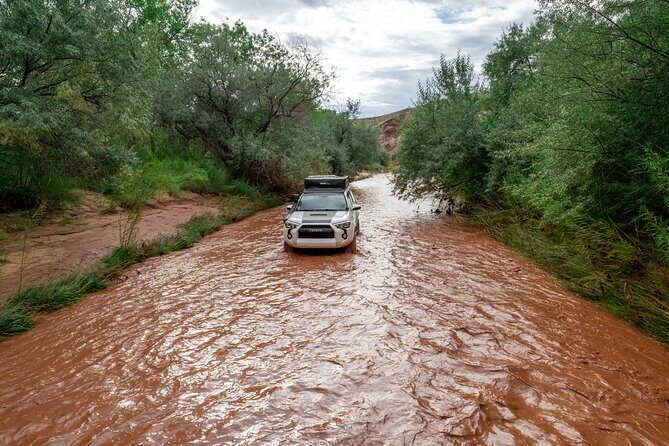 Bentonite Hills 4X4 Offroad Private Tour - Capitol Reef Waterpocket Fold