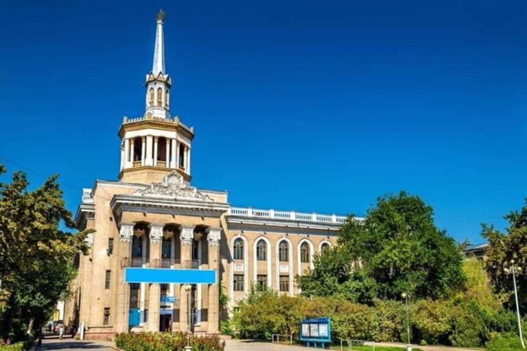 Bishkek : Must-See Private Walking tour - Who Should Consider This Tour?