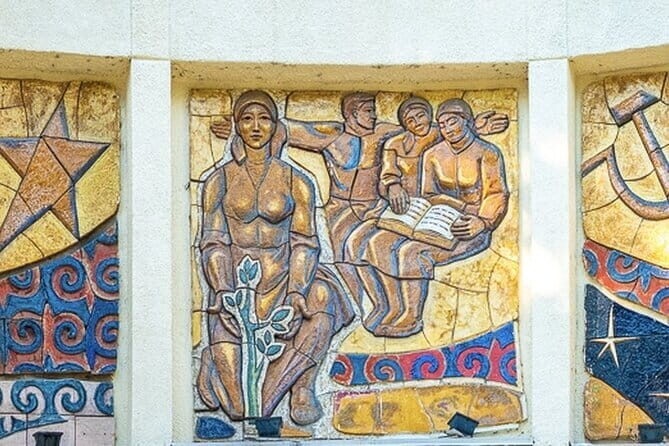 Bishkek Street Murals , Mosaics Arts and Kyrgyz Nomadic History - The Sum Up