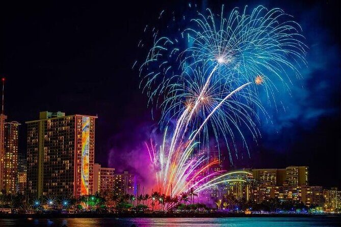 Board from Waikiki Beach for Friday Night Fireworks Sail on Hwea - Key Points