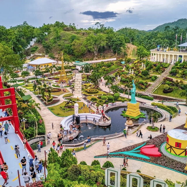 Bohol: Choco Tour with Lunch Buffet and Sikatuna Mirror - The Experience in Detail