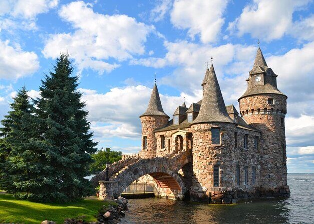 Boldt Castle and Thousand Islands Helicopter Tour - Frequently Asked Questions
