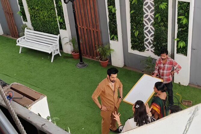 Bollywood Studio Tour with Guide and Transport - Celebrity Homes and the Glamour of Bollywood