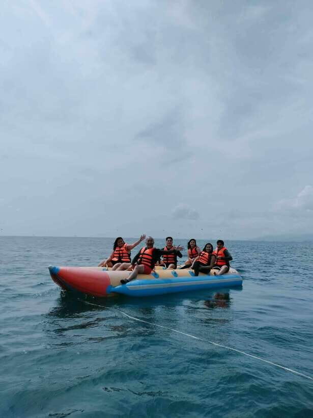 Boracay Banana Boat Ride - What Exactly Is the Boracay Banana Boat Ride?