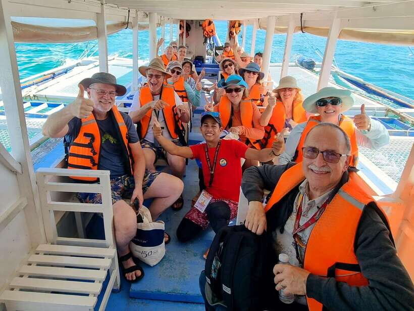 Boracay: Island Hopping Boat Tour with Snorkel and Scuba