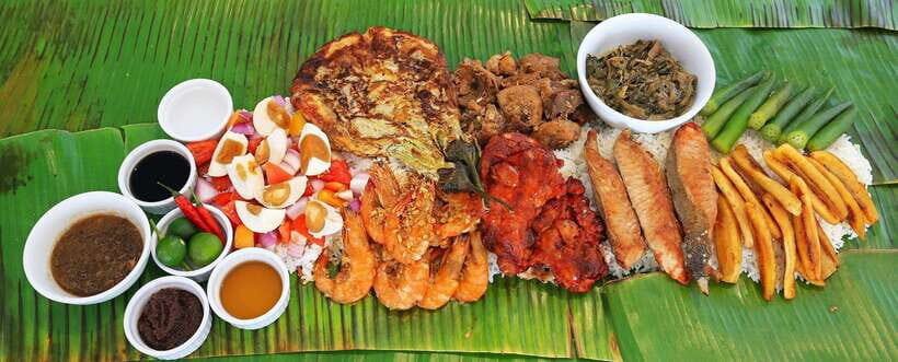 Boracay: Island Hopping Tour with Boodle Fight Lunch