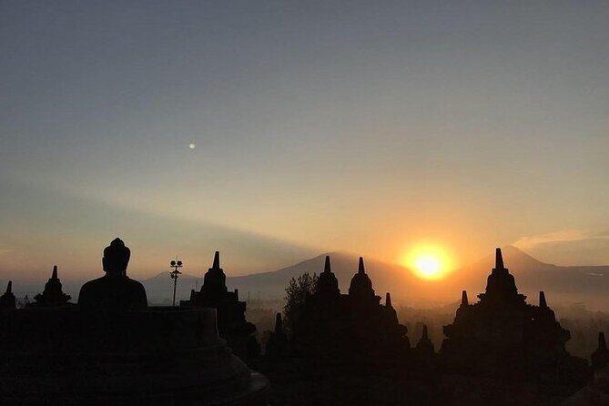 Borobudur Sunrise from Setumbu Hill and Great temples tour - What’s Included and What to Bring