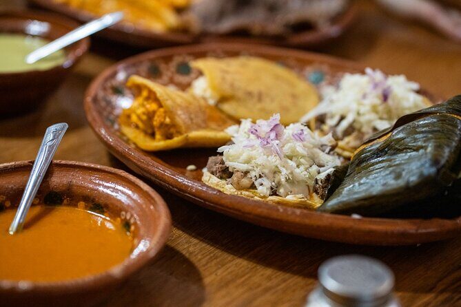 Breakfast & Market Tour in San Luis Potosí with English Guide