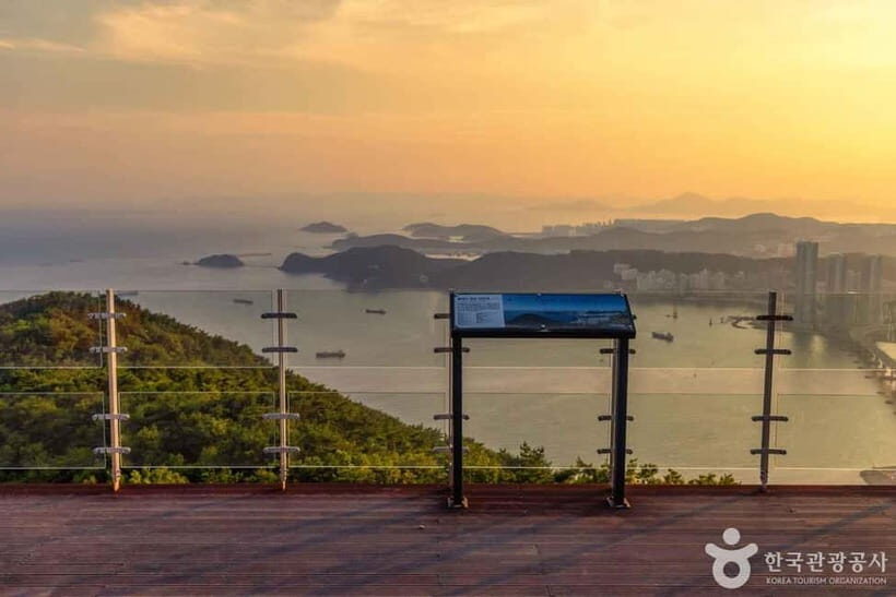 Busan: Bongnaesan Hiking Tour with Local Lunch - How Difficult Is the Hike?