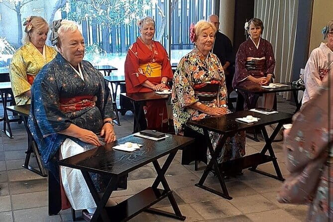 Cafe Lunch and Cultural Experiences of Japan - Who Should Consider This Tour?