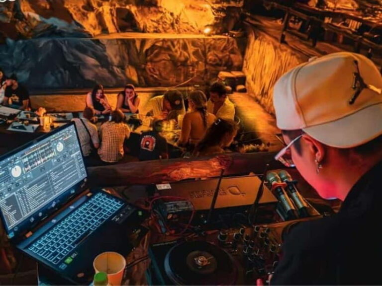 Cat Ba: Paradise Cave - Dinner with Music and Hotel Pickup - The Value of the Experience