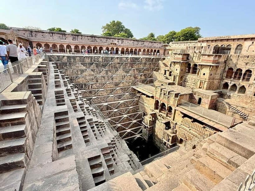 Chand Baori Stepwell tour with english speaking guide - FAQ