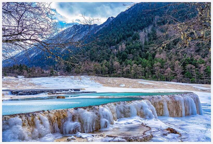 Chengdu: 5-Day Jiuzhaigou and Dujiangyan Tour with Panda - What Makes This Tour Stand Out