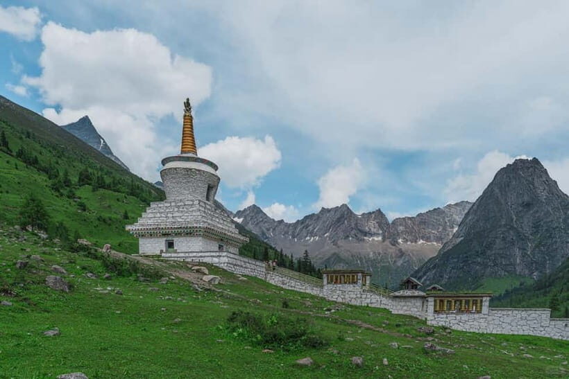 Chengdu: Siguniang Mountain Scenic Area Private Tour - Who Should Consider This Tour?