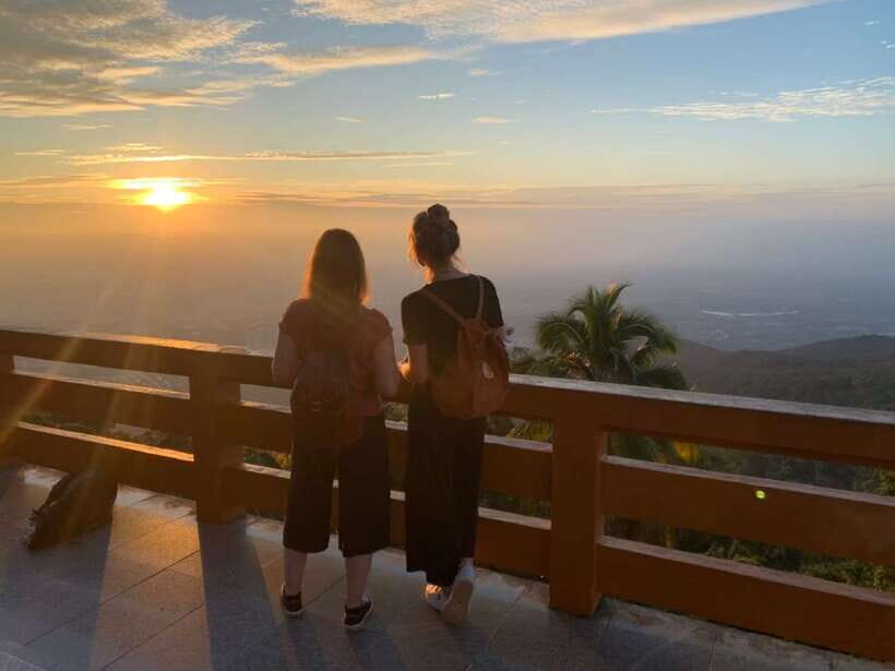 Chiang Mai: Doi Suthep, Wat Umong, and Pha Lat Sunrise Tour - Who Should Consider This Tour?