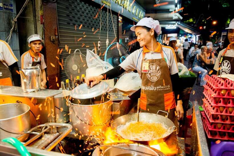 Chiang Mai: Evening Sightseeing and Local Food Guided Tour - In-Depth Review of the Tour Experience