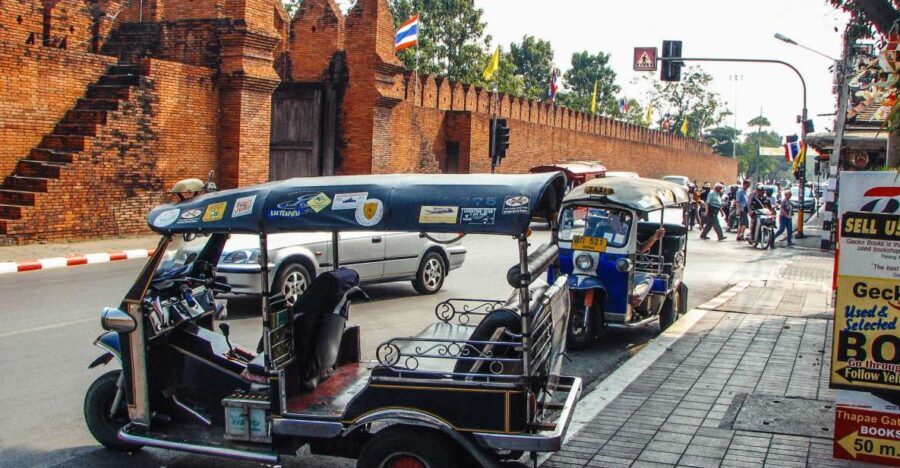 Chiang Mai: Private Tuk Tuk Tour of City Temples With Pickup - What’s Included and What to Expect