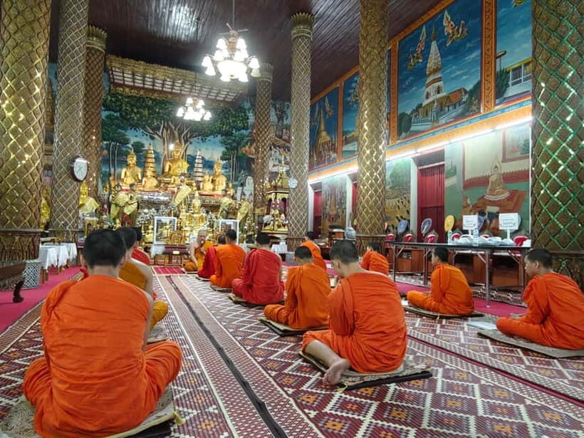 Chiang Mai: Wat Chai Sri Phoom Evening Chanting & Meditation - The Setting and Practical Details