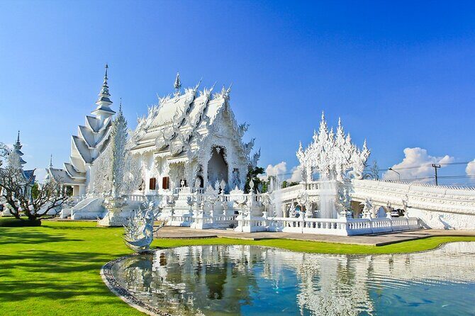 Chiangmai to White Temple, Blue Temple & Black museum - Analyzing the Value