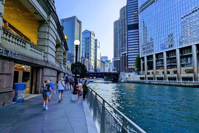 Chicago Magnificent Mile Scavenger Hunt Walking Tour and Game - FAQ
