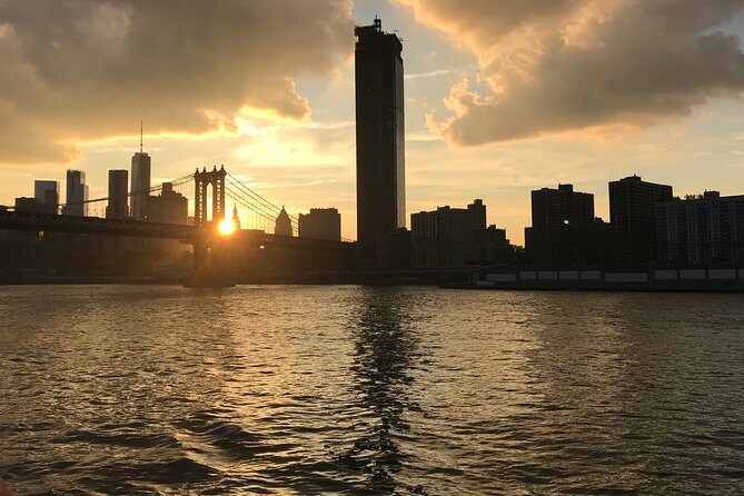 Circle Line: New York City Harbor Lights Cruise - FAQ