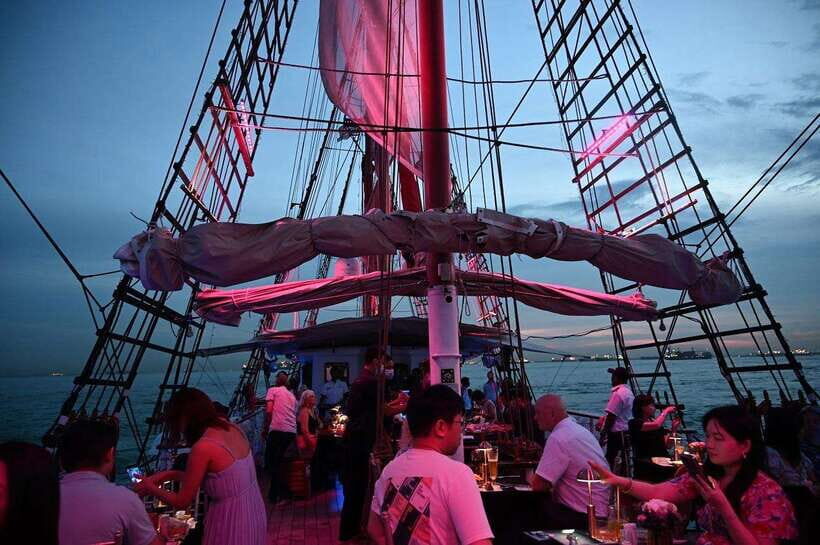 City Lights Buffet Dinner with Free-flow Wine and Beer - A Closer Look at the City Lights Buffet Dinner Experience