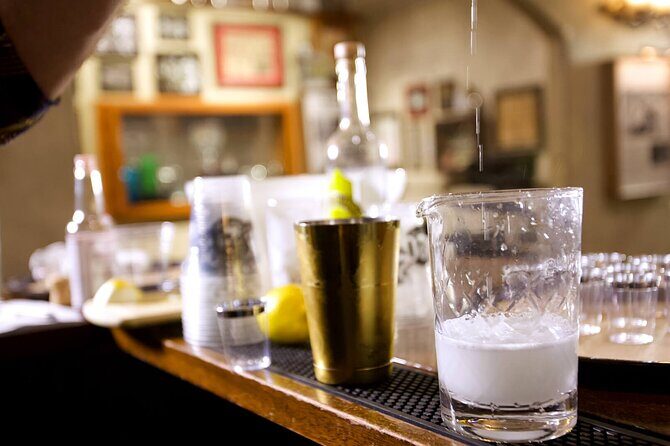 Cocktail Class in Congress Street Up - A Deep Dive into the Savannah Cocktail Class